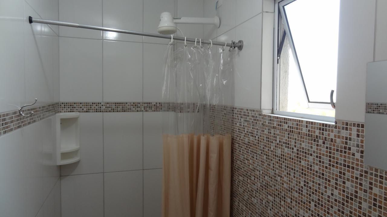 Quarto Econômico com 2 Camas de Solteiro