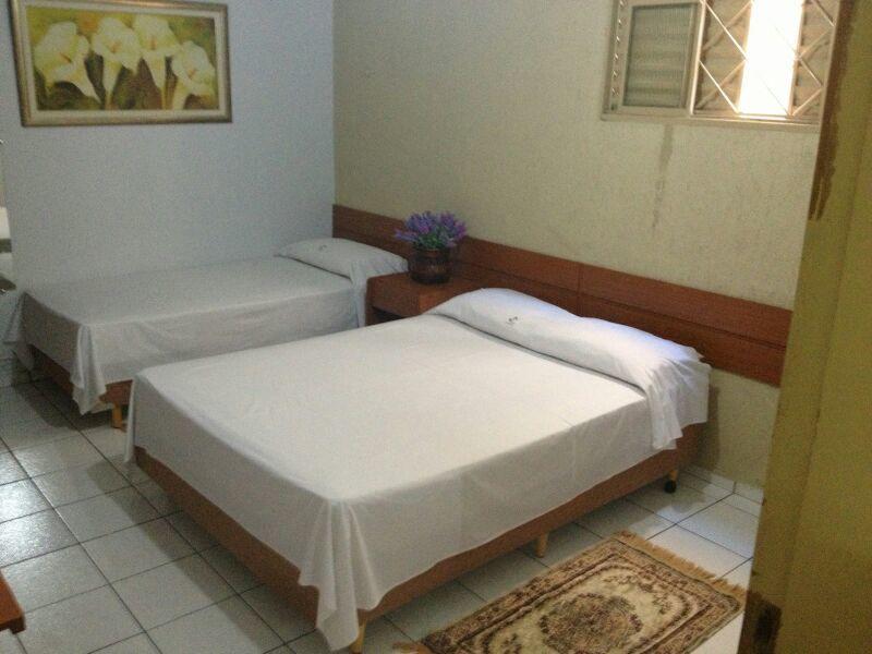 Quarto com Cama de Casal ou 2 de Solteiro