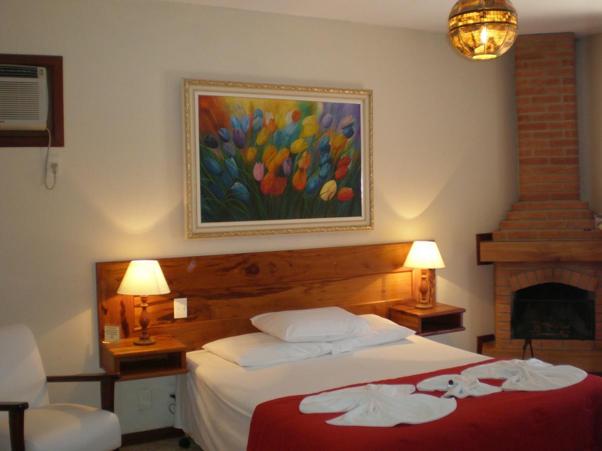 Quarto Duplo com Banheira de Hidromassagem