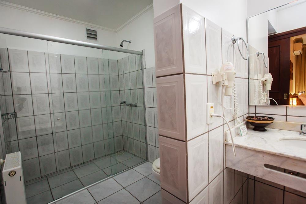 Quarto Duplo Superior com Banheira