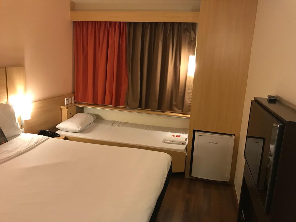 Quarto Duplo Standard (2 Adultos + 1 Crianças)