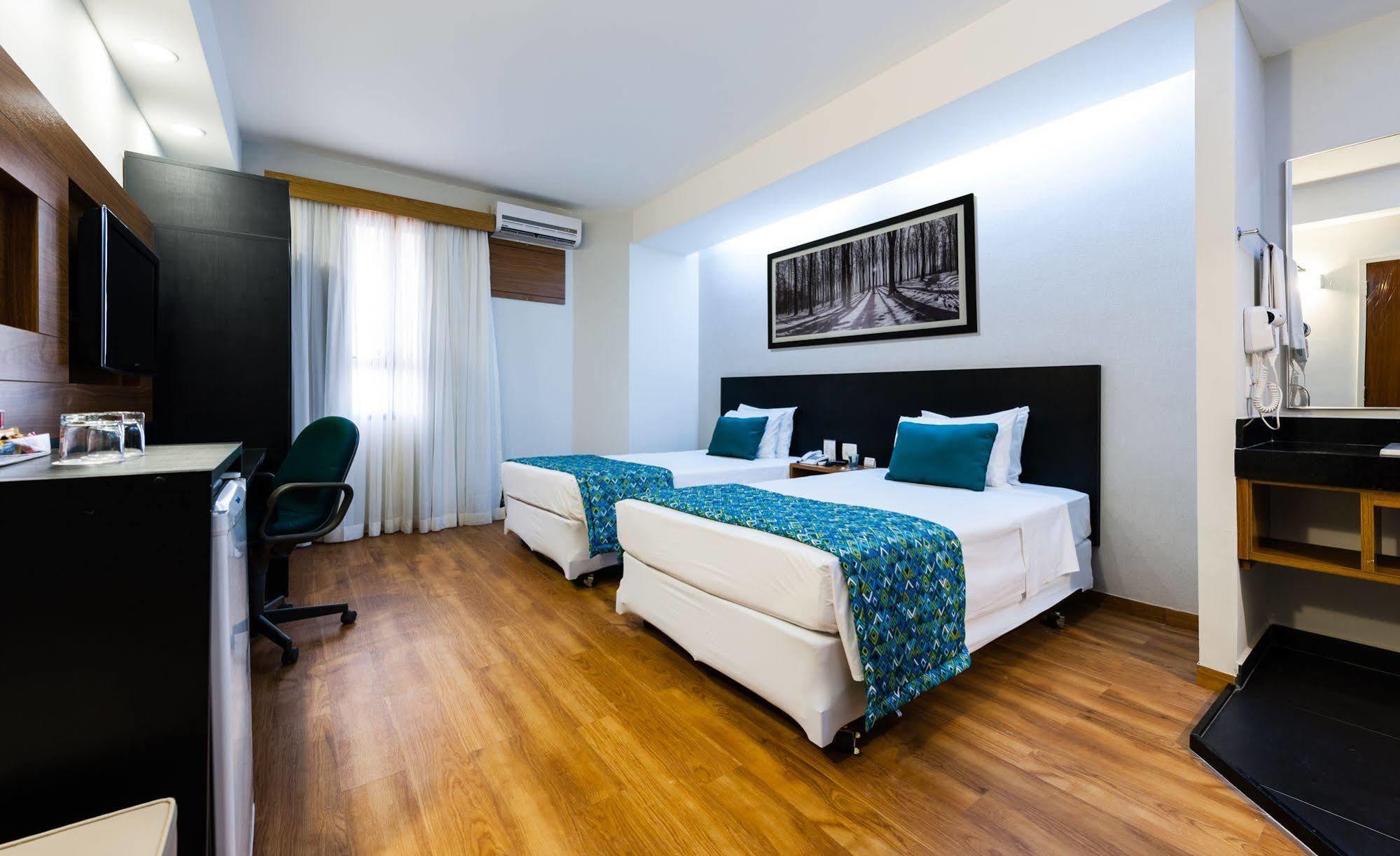 Family Room (2 Adults + 2 Children 12 years old)- Connecting room