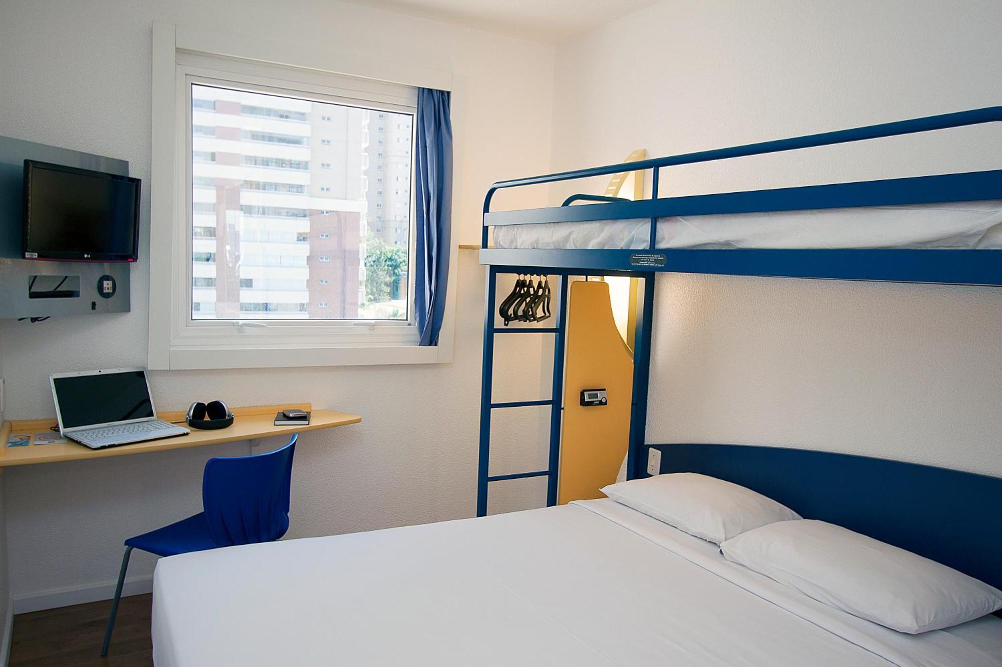 Quarto Triplo Standard