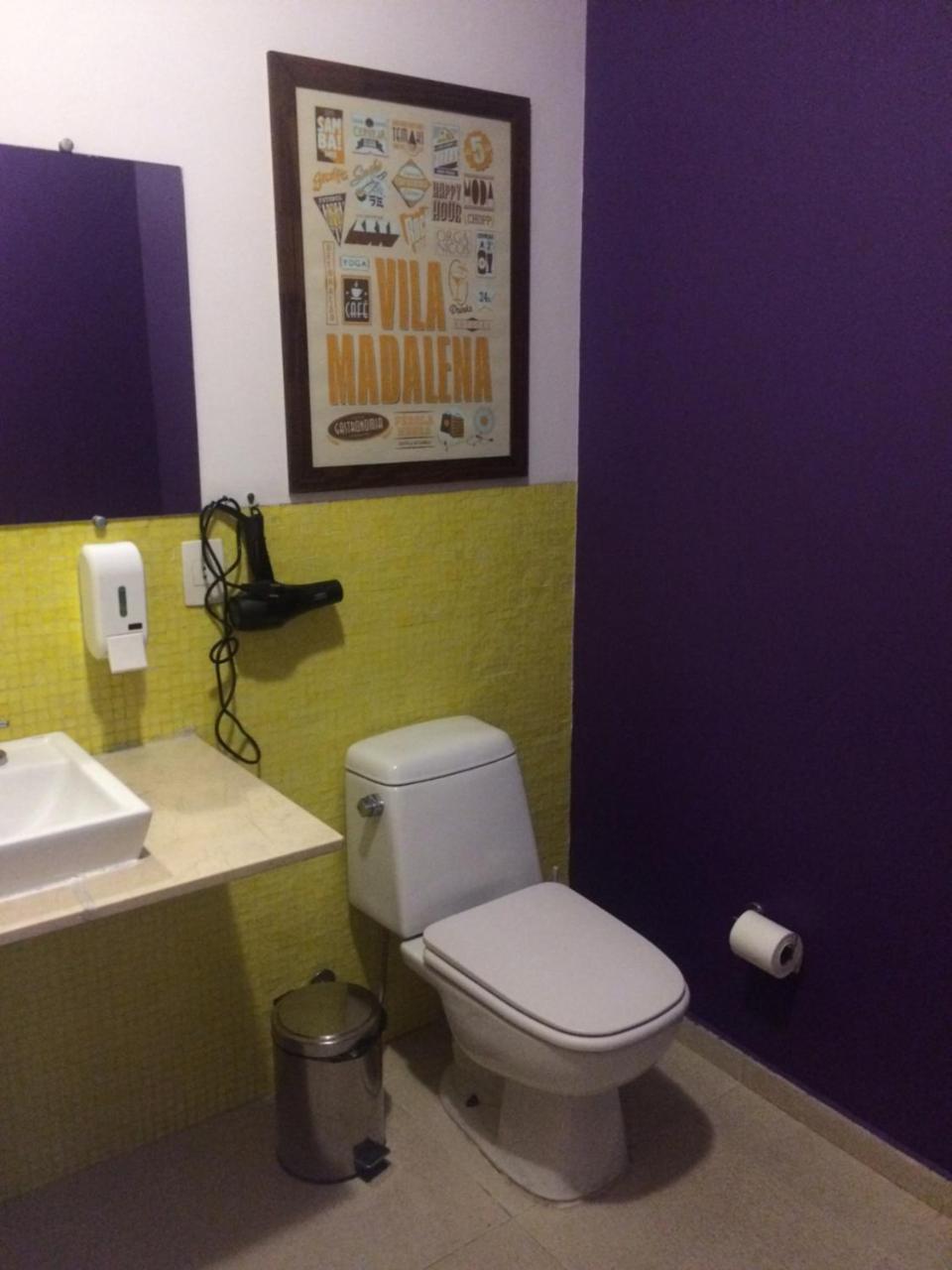 Posto Letto in Dormitorio Misto con 8 Letti