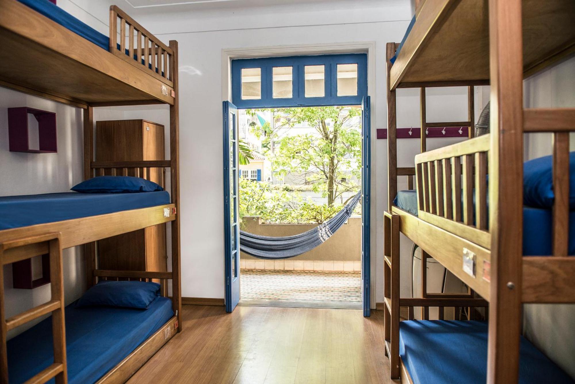 Lit dans Dortoir pour Femmes Climatisé de 6 Lits