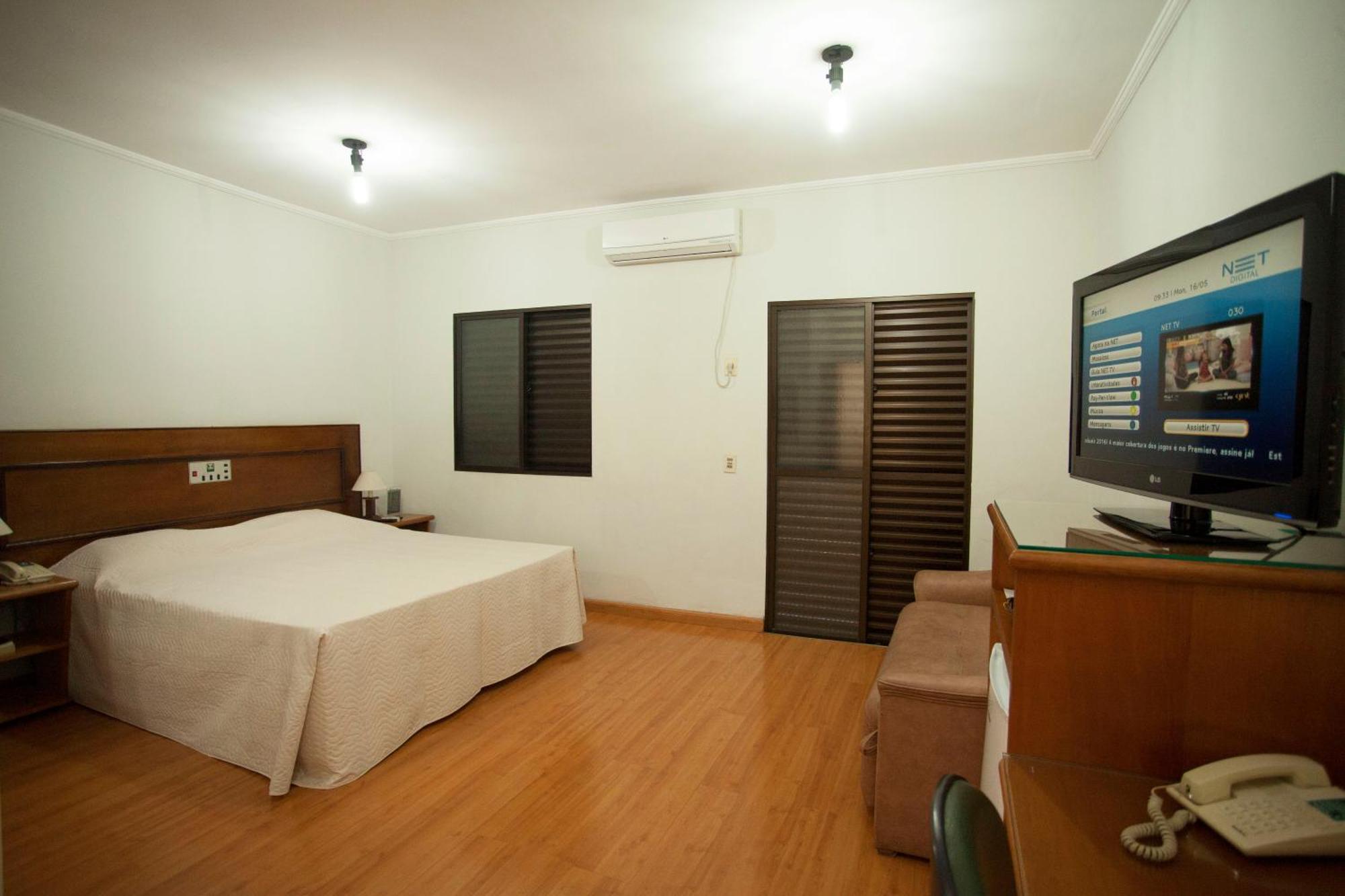 Deluxe King Room,713278186:JPEG
