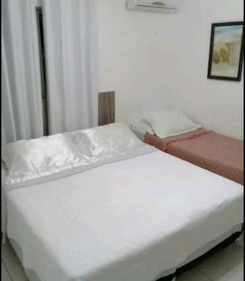 Quarto Triplo com Banheiro Privativo