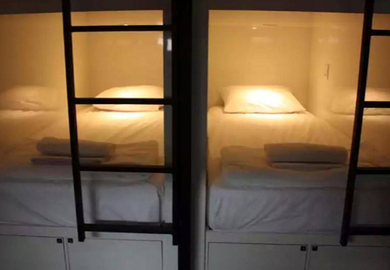 Cama em Dormitório Misto com 6 Camas