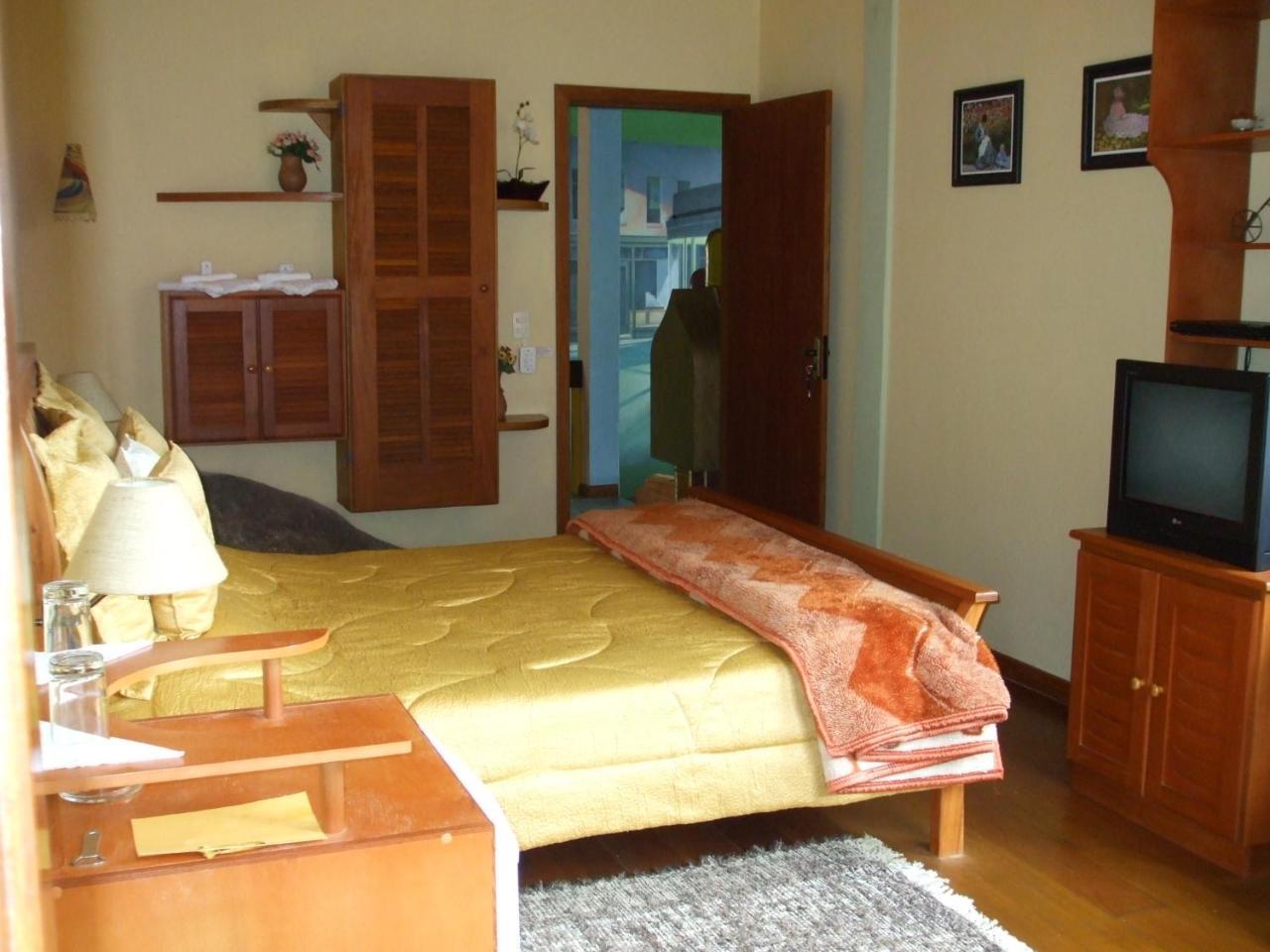 Quarto Duplo