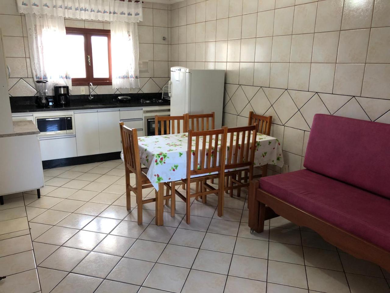 Family Room,746773613:JPEG