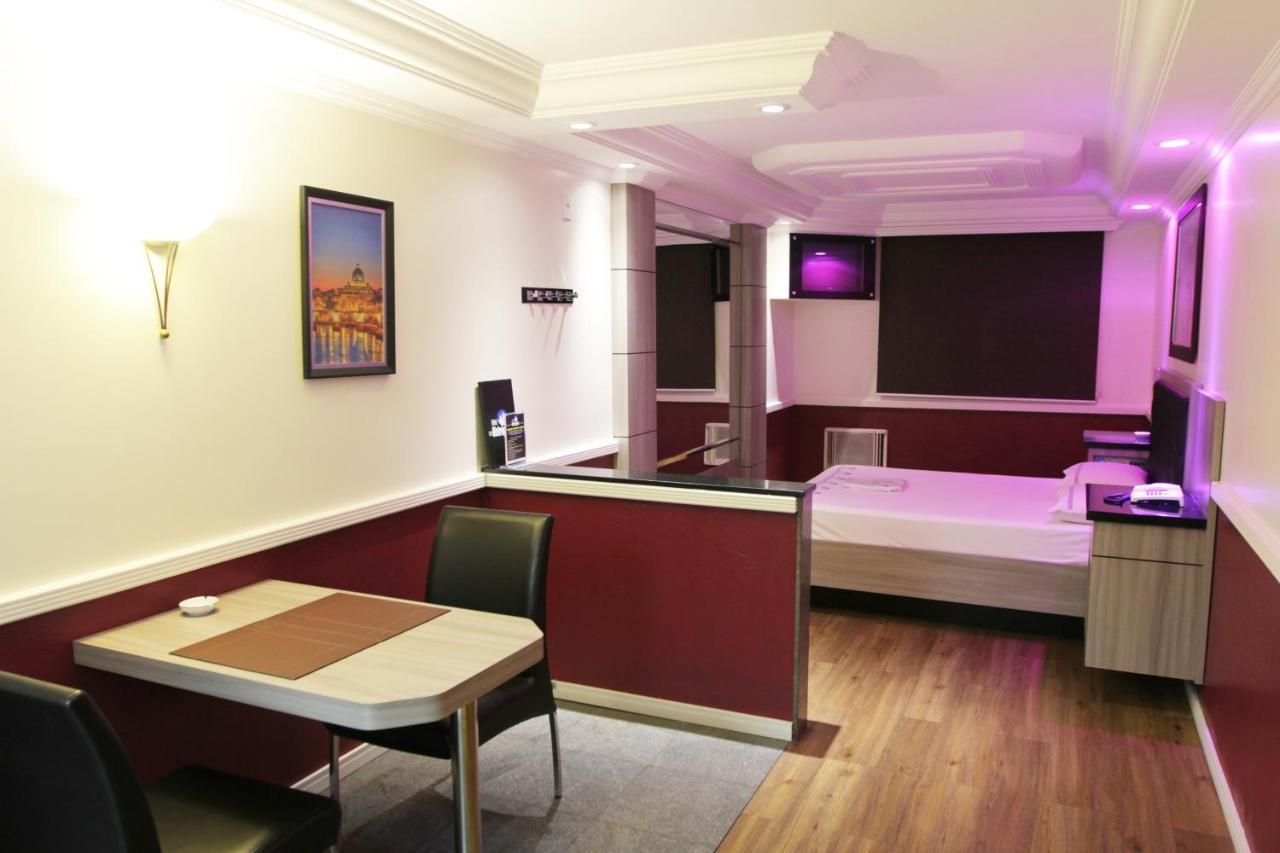 One-Bedroom Suite,756438520:JPEG