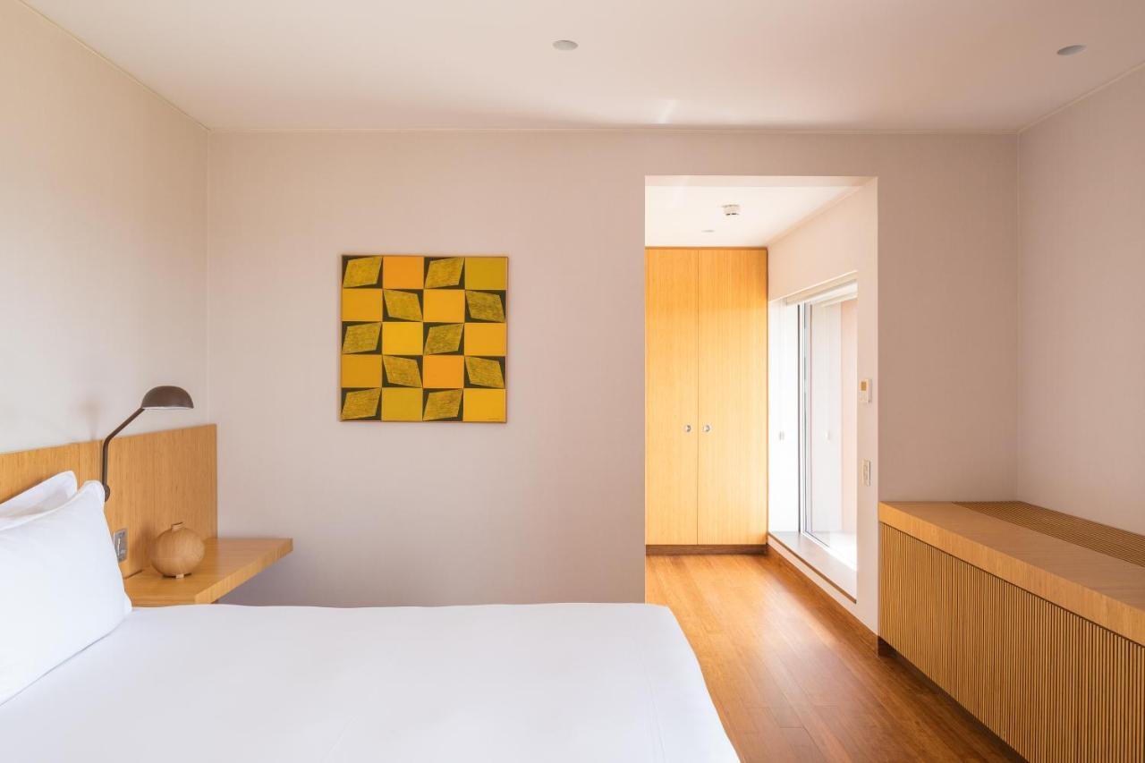 Executive Suite,1220541757:JPEG