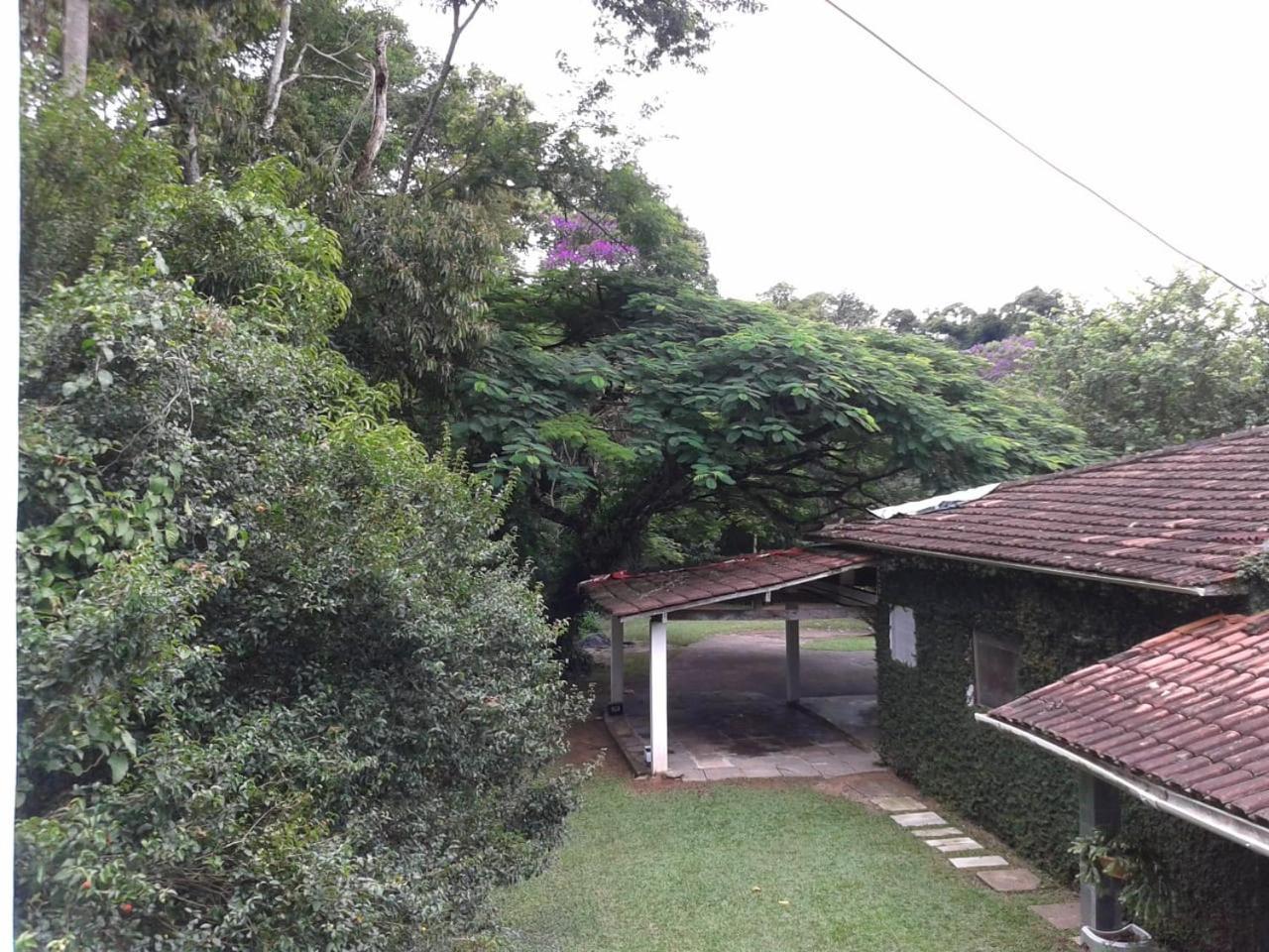 Suíte com Vista do Jardim