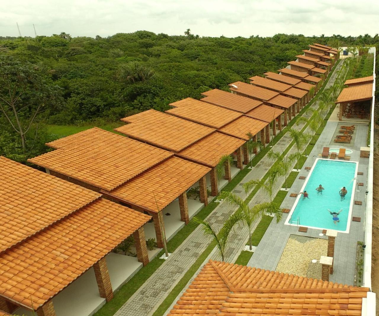 Quarto Triplo com Vista do Lago