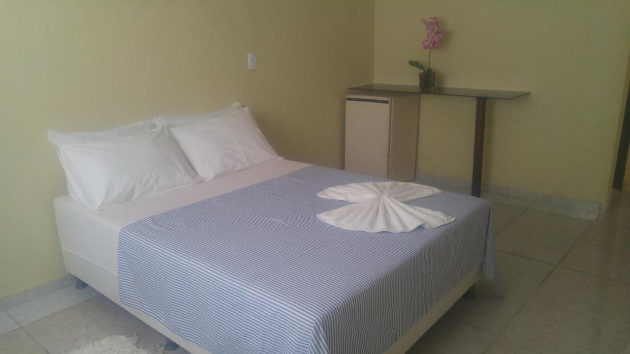 Quarto Grande com Cama de Casal ou 2 de Solteiro