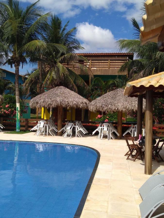 Quarto Triplo com Vista para a Piscina