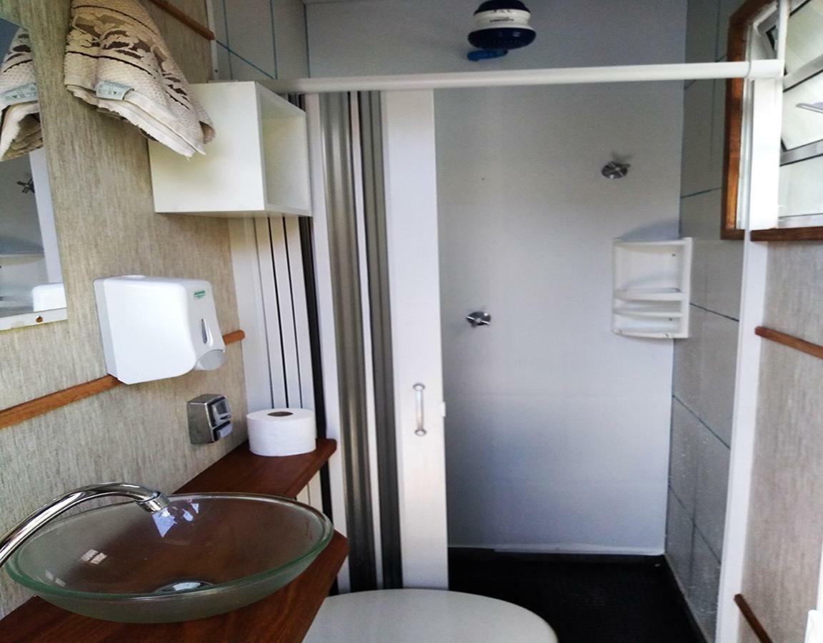 Posto Letto in Dormitorio Maschile con 4 Letti e Bagno Privato