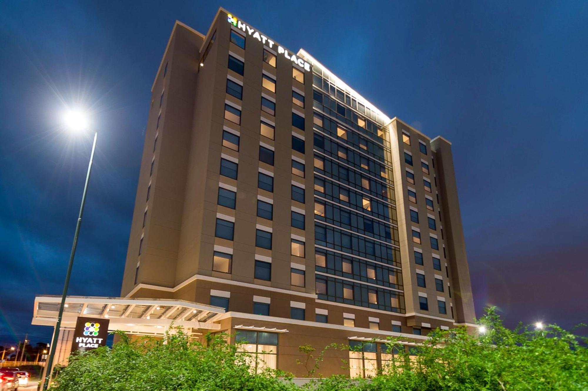 King Room with Sofa Bed,818310458:JPEG