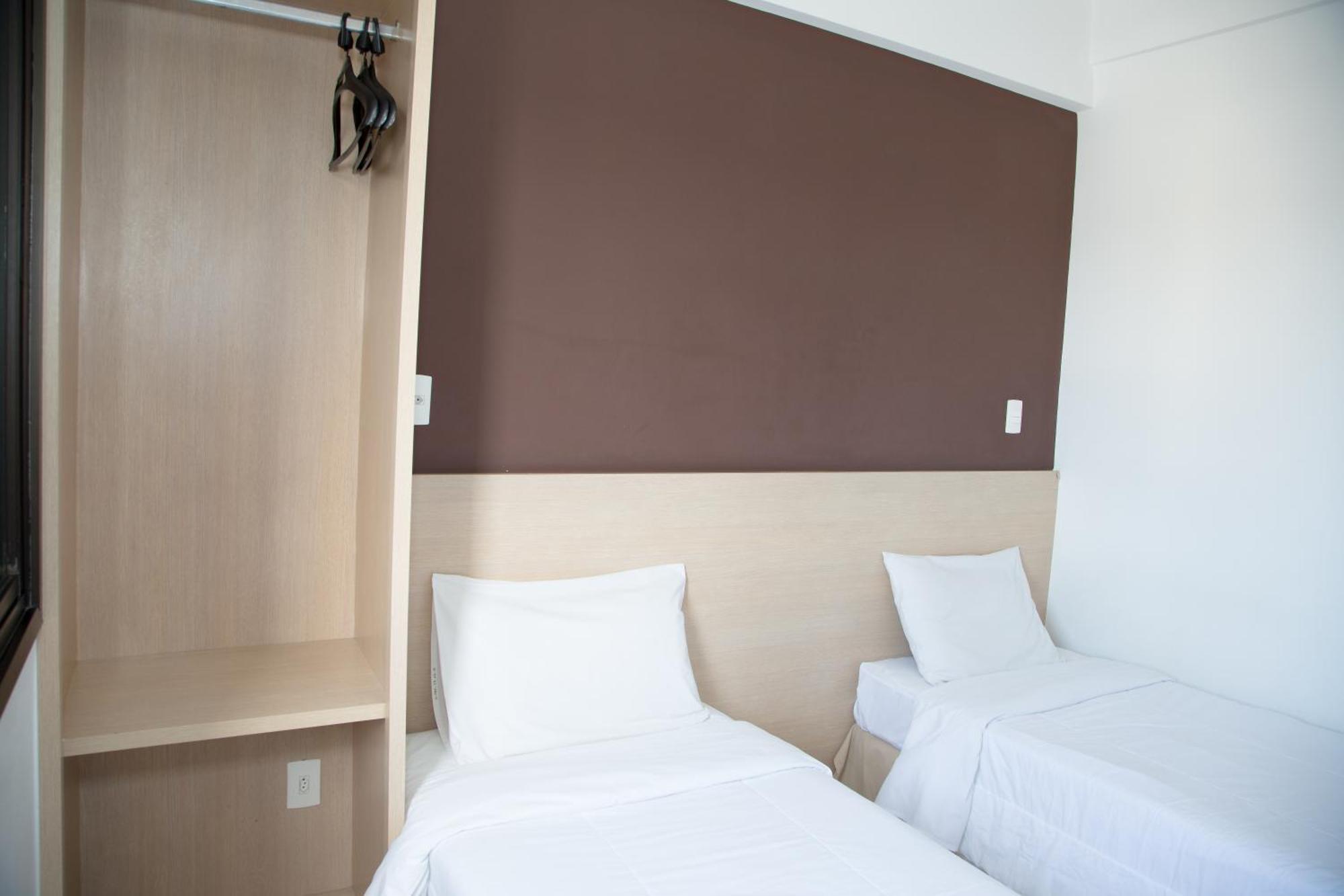 Quarto Executivo com 2 Camas de Solteiro