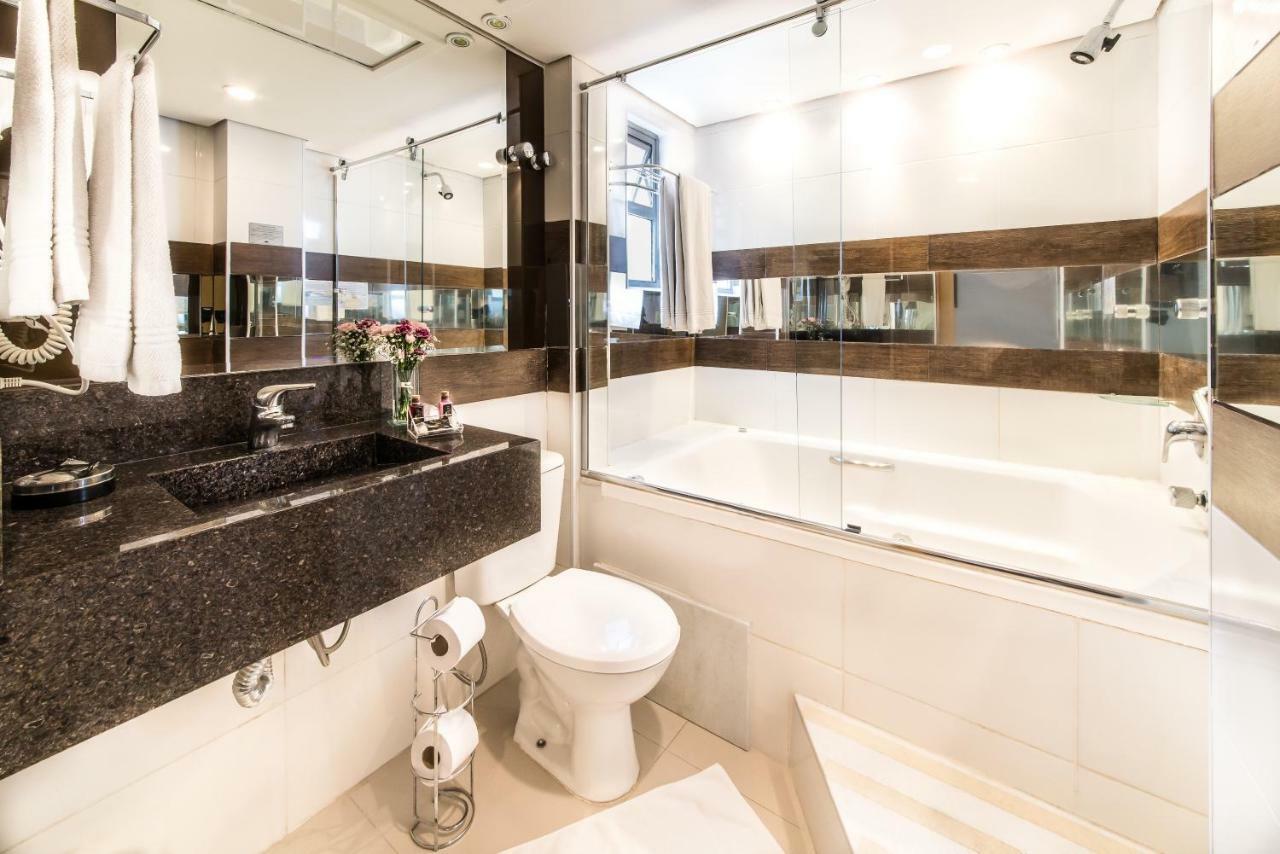 Studio with Spa Bath,828593018:JPEG