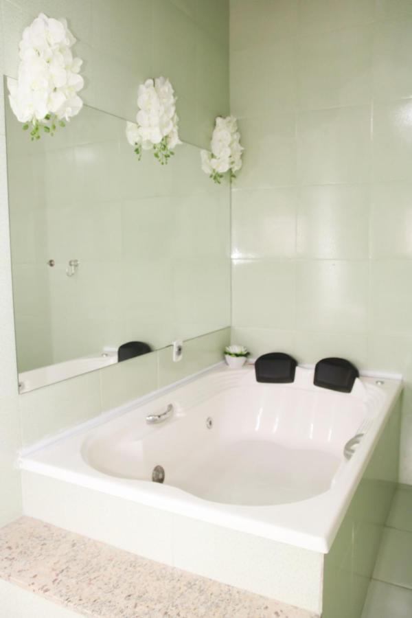 Suite met Queensize Bed en Bubbelbad