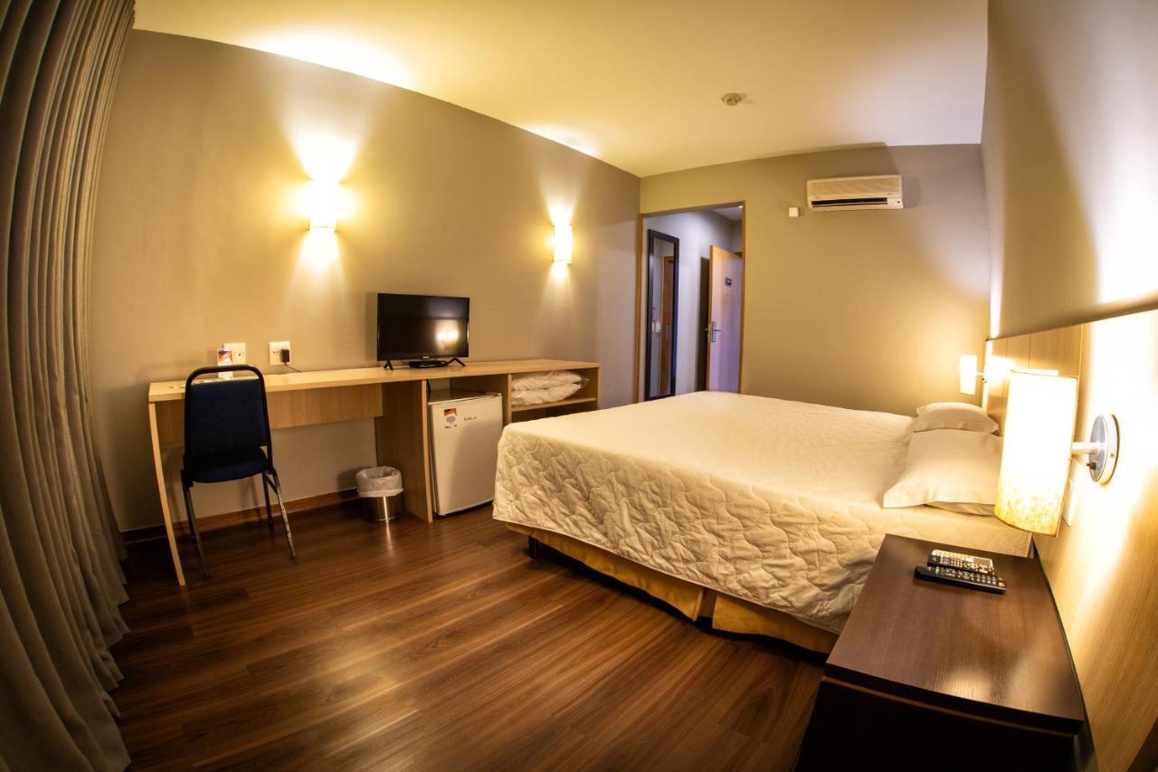 Quarto com Cama King-size