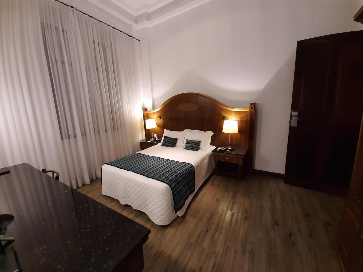 Deluxe Queen Suite