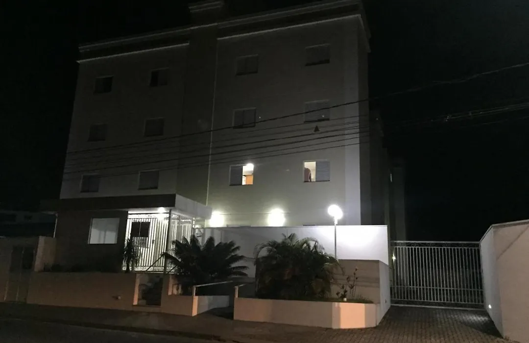 Novíssimo Apto no CENTRO de Aguas de Sao Pedro-1