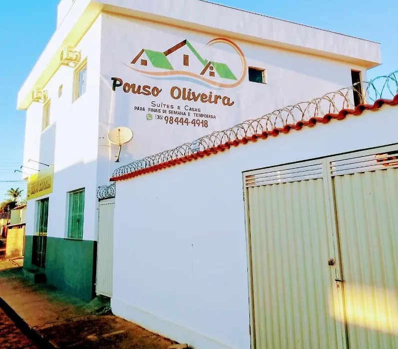 Pouso Oliveira Suítes-1