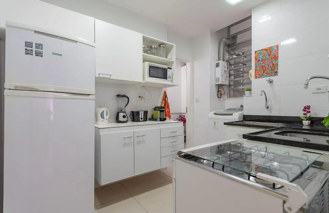 PERFEITO 2 Quartos a pé Praia de Copacabana, wifi, ar, lavanderia e cozinha completa-1