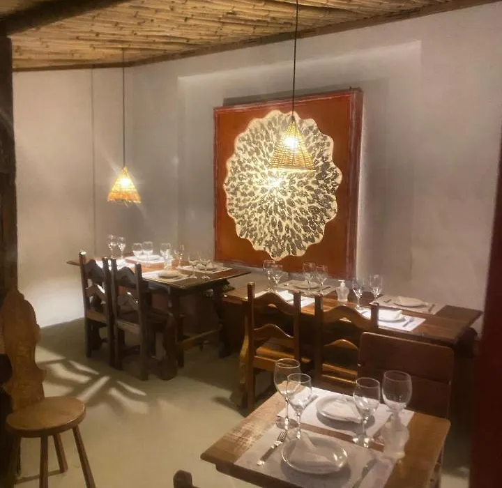 Pousada Casa Direita-1