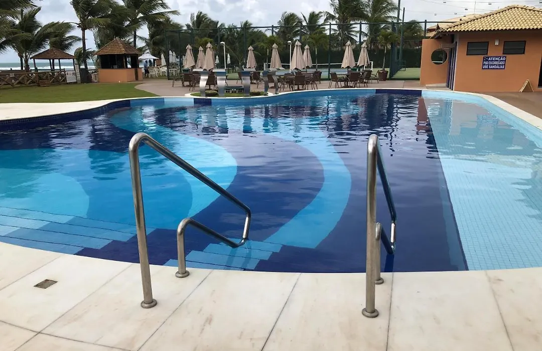 2 Suítes, Guarajuba, piscina frente mar-1