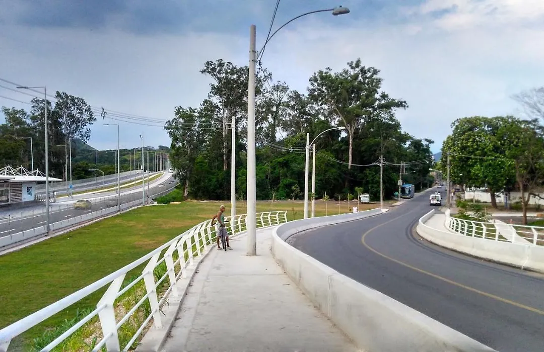Quarto Feminino Em Jacarepagua - Casa De Familia-1