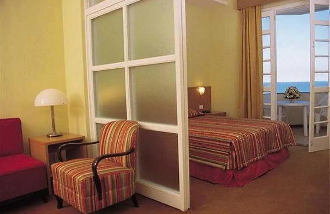Hotel Rio Lancaster-1