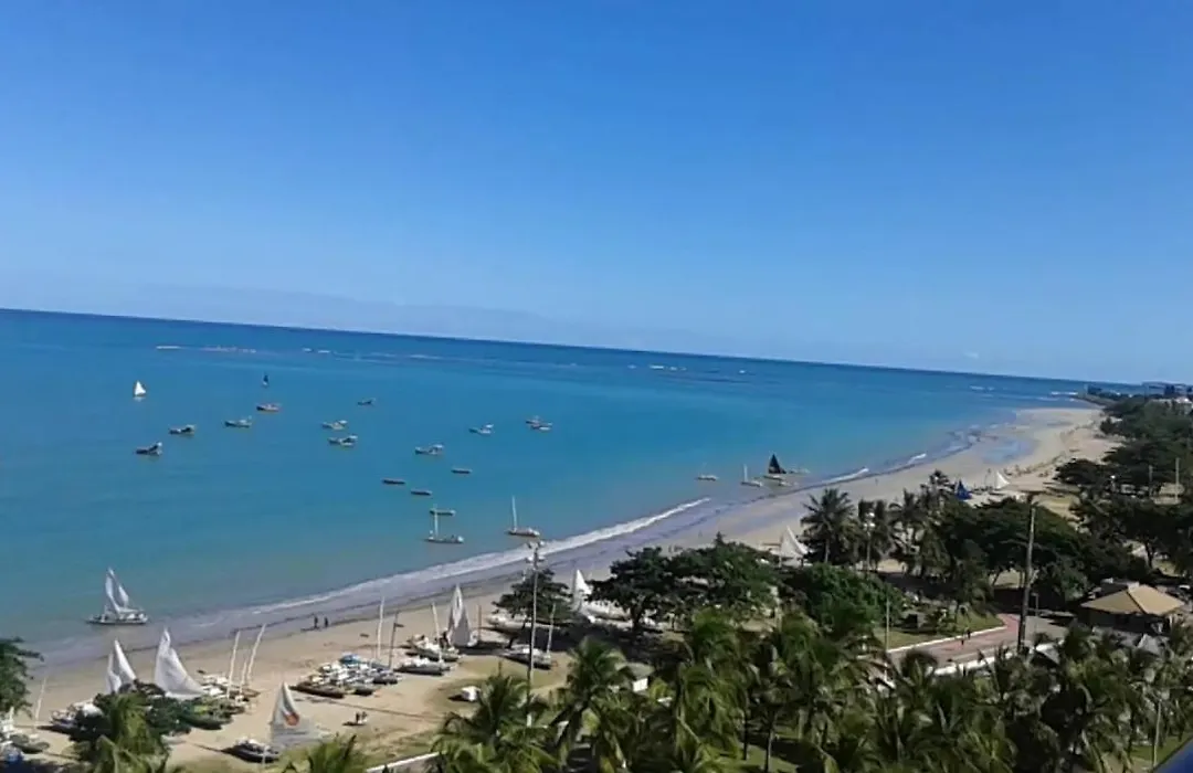 NA BEIRA MAR DE PAJUCARA - EDIFICIO NEO 2 - APARTAMENTO COM 02 QUARTOS - TEM VARANDA- VISTA LATERAL DO MAR - AVENIDA DOUTOR ANTONIO GOUVEIA 1081- CONSUMO ELETRICO É PAGO No CKECK-OUT 1KWH É 1,35 REIAS-1