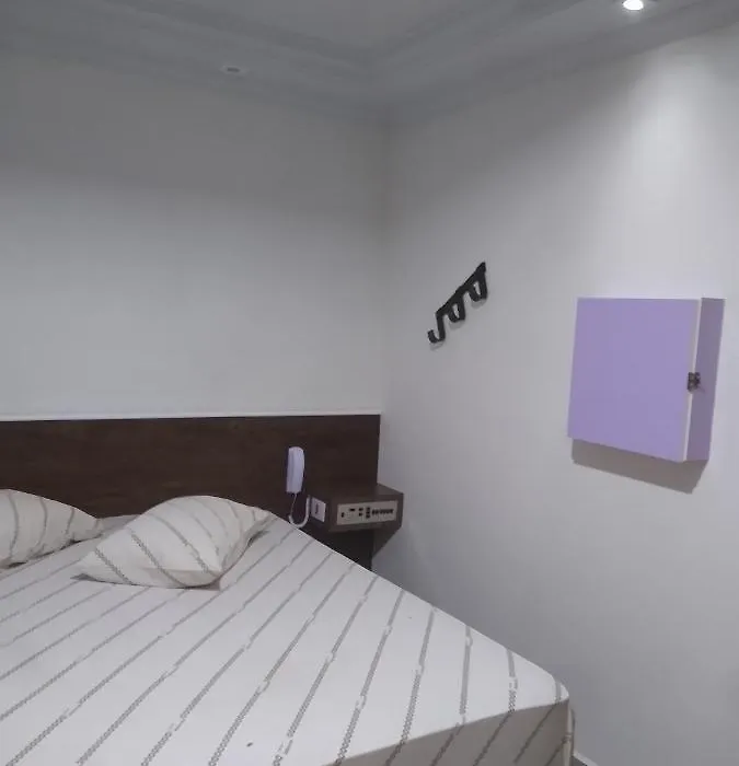 Hotel Record-1