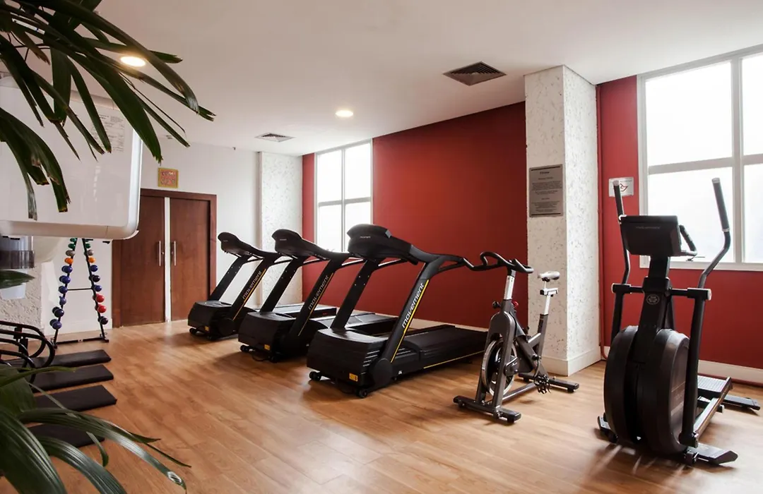 Apto no Comfort Suites COM CAFÉ E ESTAC Incluso-1
