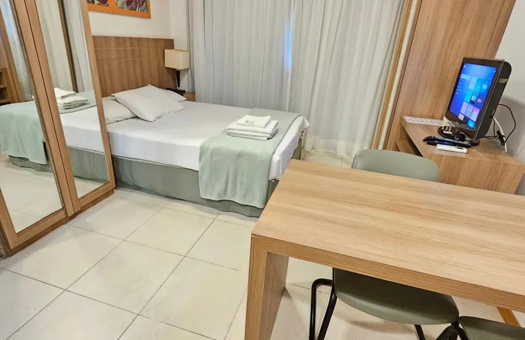 Flat Saint Moritz Express, Shn Quadra 1, Com Estacionamento Gratis, Estacao De Recarga De Carro Eletrico,Ao Lado Da Esplanada Dos Ministerios, Proximo Ao Estadio Mane Garrincha, Com Wi-Fi, Smart Tv, Piscina, Academia, Sauna, Hidromassagem By Rei Dos-1