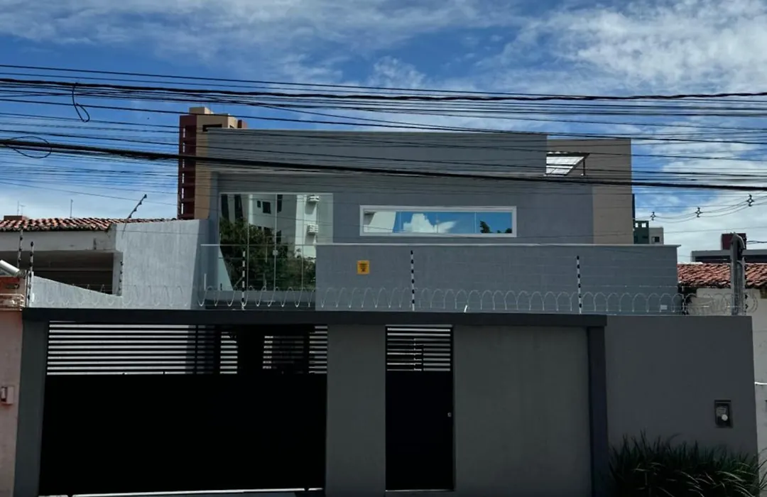 Casa De Alto Padrao-1