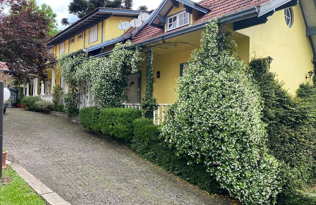 Apartamentos Sulla Collina Centro De Gramado Localizado Proximo Da Rua Coberta-1
