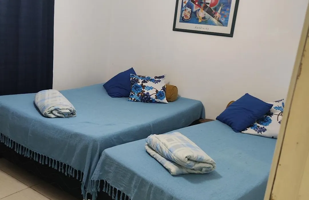 Pousada Pitoresca Casa Amarela-1