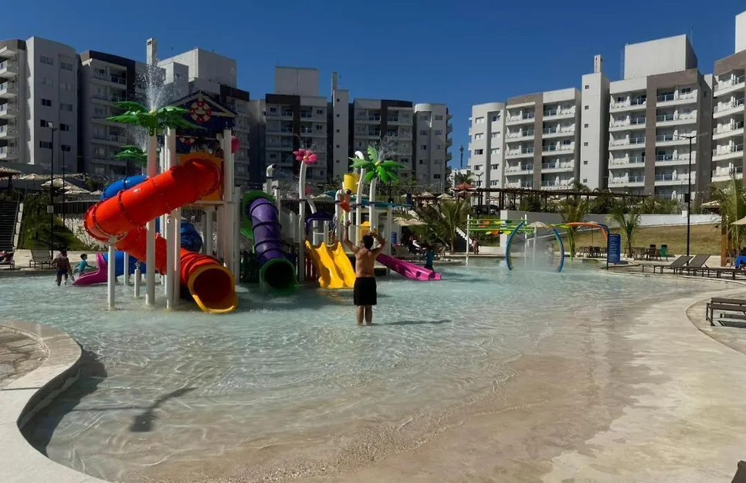 Eco Towers Resort - Lagoa Quente - Acesso ao Parque, Café, Jantar - Opcional-1
