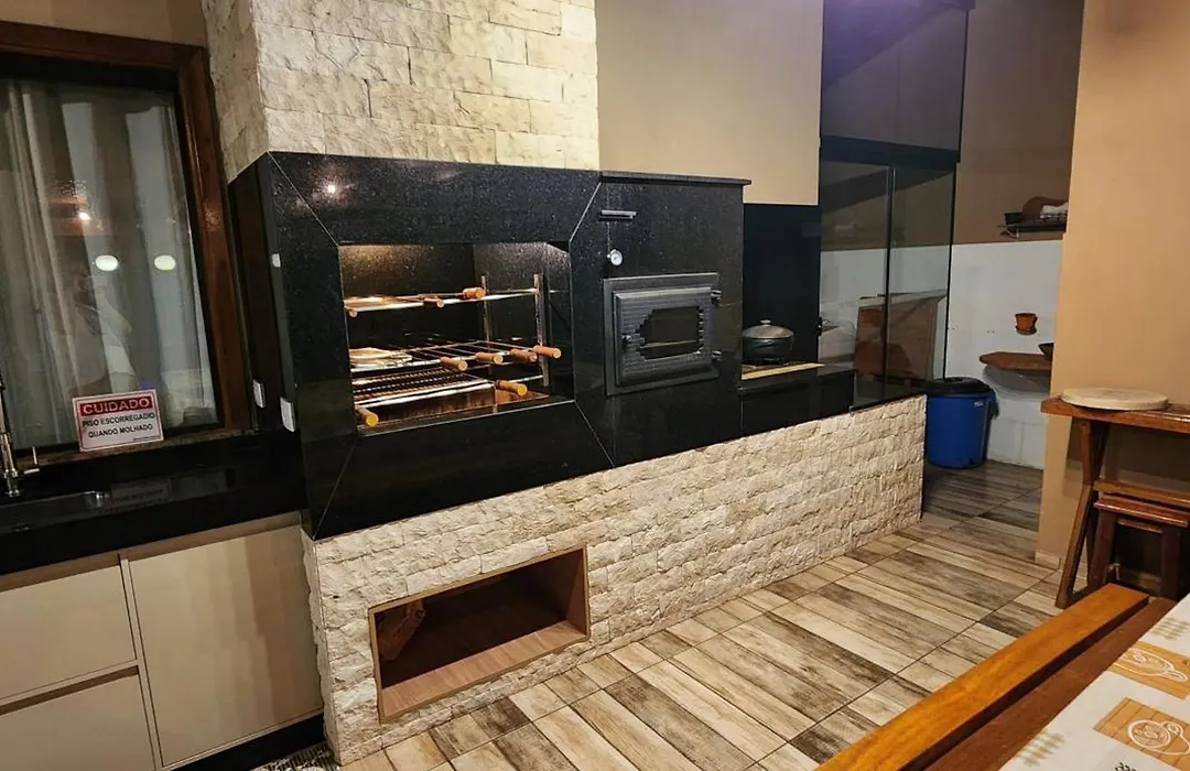 Resort&House,4 Quartos, 8 pessoas, Beach tenis, Bike, Golfe, Pesca, Ar, Wifi fibra, TV a cabo e Lareira-1