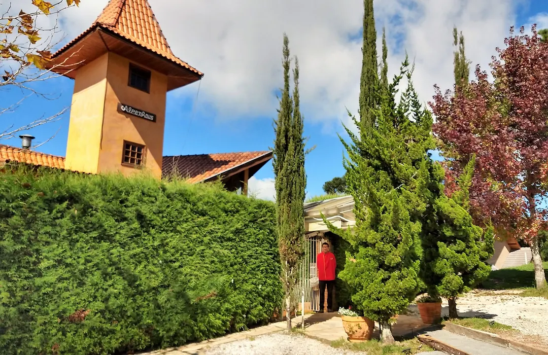 Alpenhaus Pousada-1