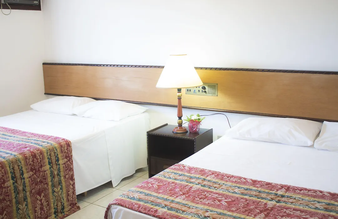 Holz Hotel-1