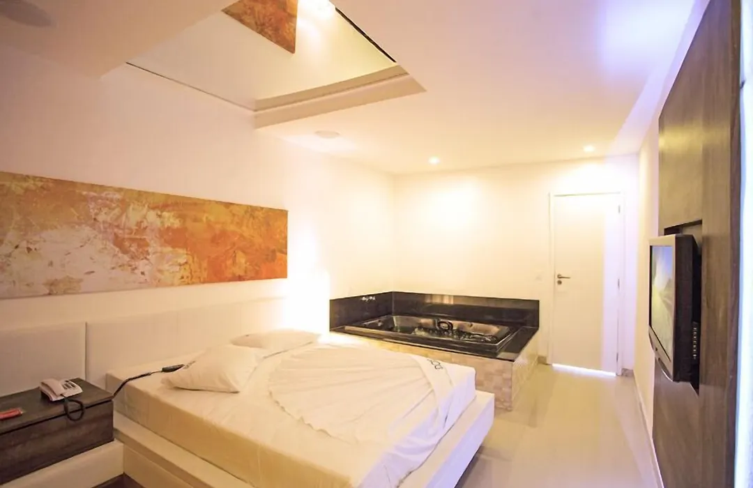 Dom Suites Motel (Adults Only)-1