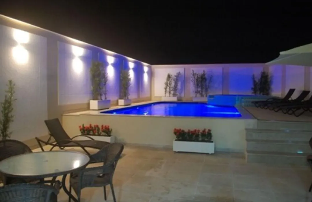 Nobile Suites Gran Lumni-1