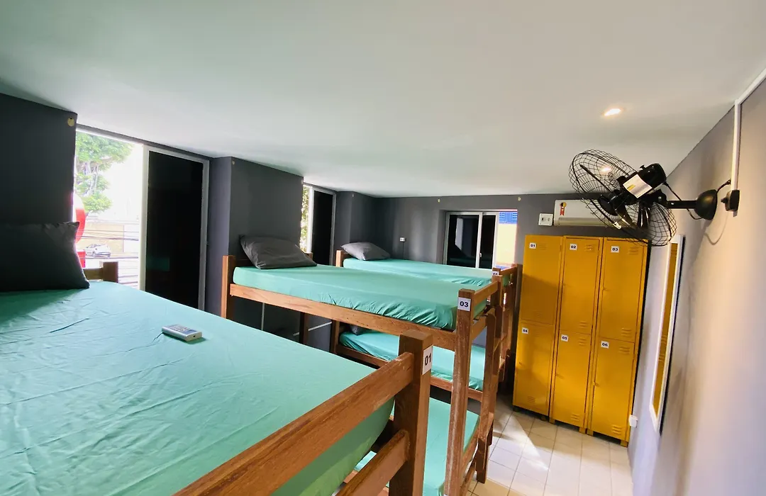 Reef Hostel & Pousada-1
