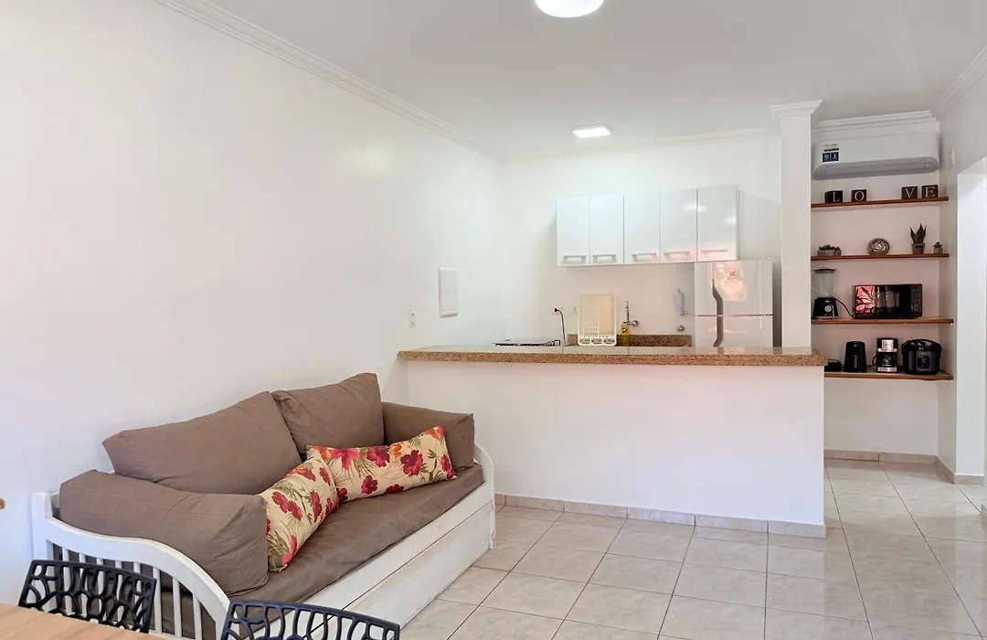 Flat estudio 110 Amarilis Riviera de São Lourenço, 03 piscina climatizada, serviço de hotelaria, limpesa e troca de toalhas diária, carregador veiculo elétrico e servico de praia finais de semana WiFi 500-1