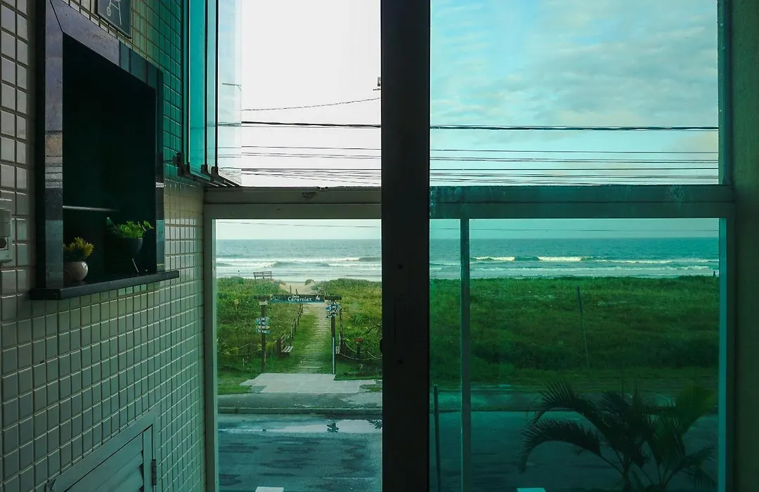 Studios frente mar Matinhos/PR.-1